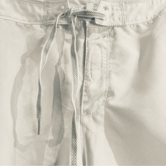 THE NORTH FACE Sz 12 Outdoor Capri Pants Many Pockets Drawstring Velcro Closure - Picture 3 of 9